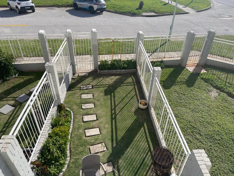 1 Bedroom Property for Sale in Summerstrand Eastern Cape